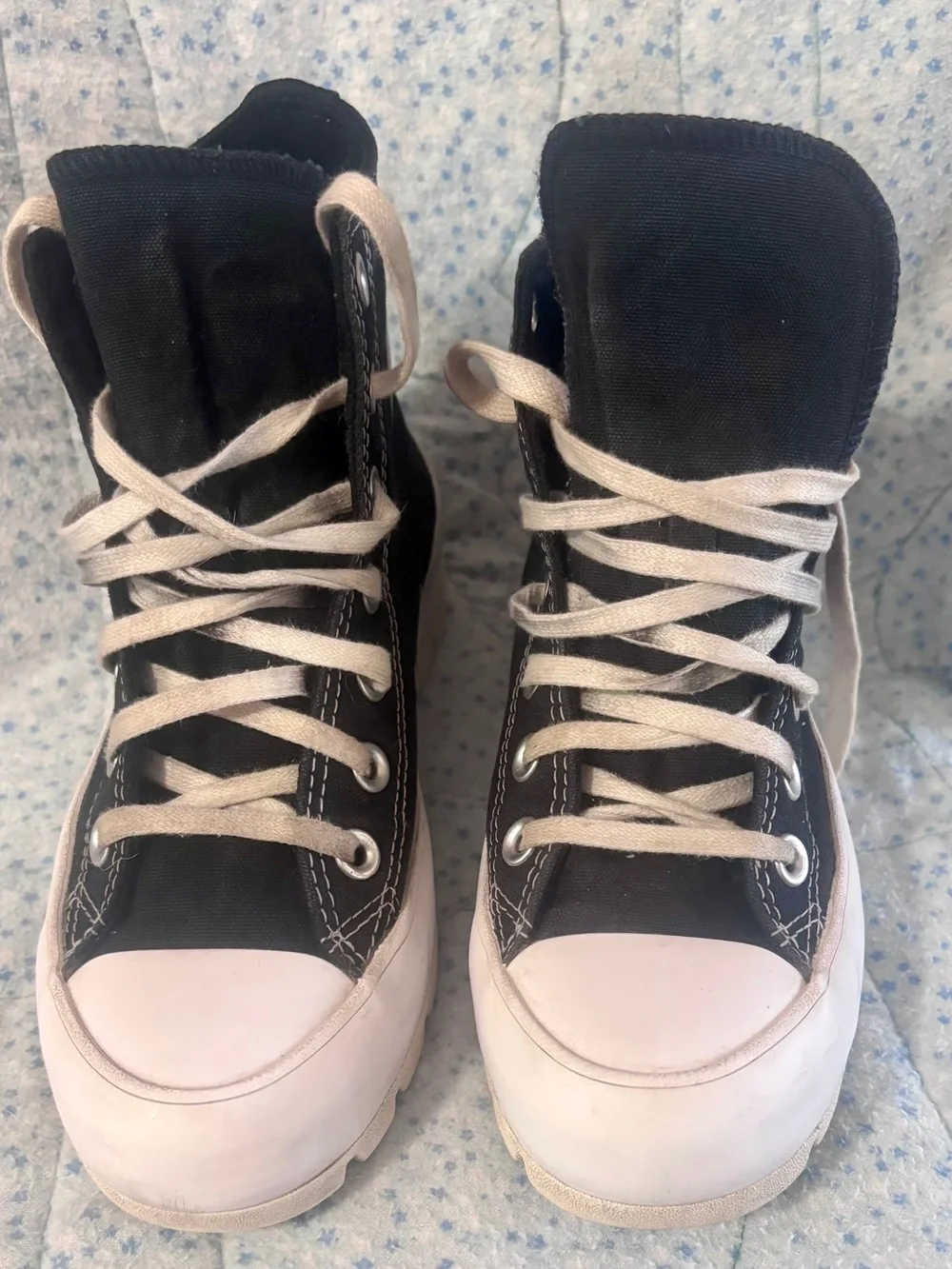 Converse All Star Chuck Taylor High-Top Canvas Sneakers Black and White size 6